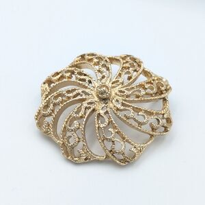 Vintage Sarah Coventry spiral round brooch pin